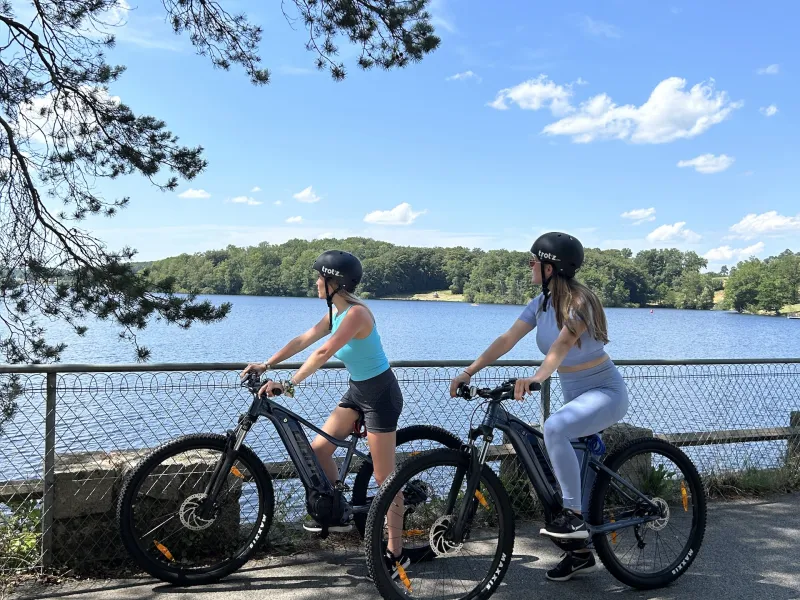 Vélo autour du lac de Vassivière
