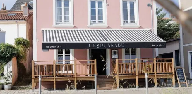 L'ESPLANADE HÔTEL · RESTAURANT · BAR A VIN