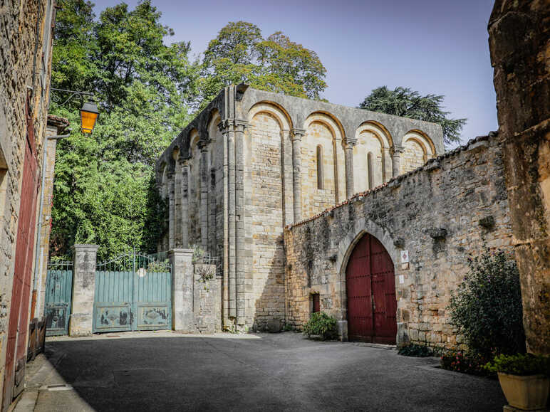 Abbaye de Nanteuil-en-Vallée